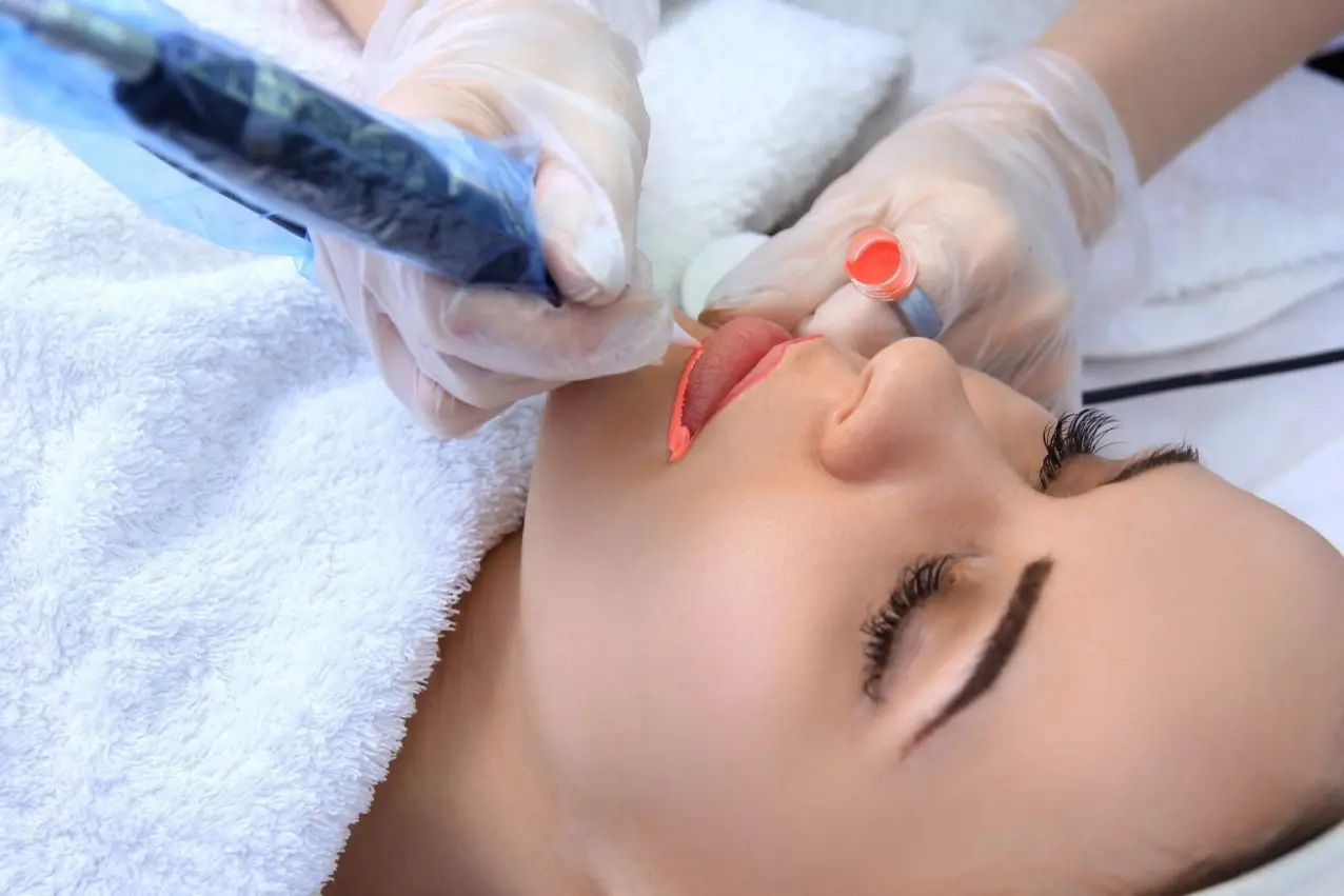 Tratamento com micropigmentação