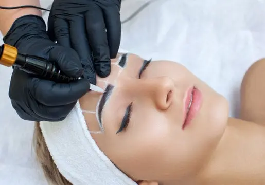 Tratamento com micropigmentação