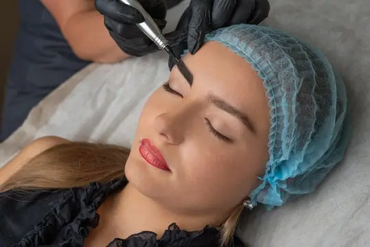 Tratamento com micropigmentação